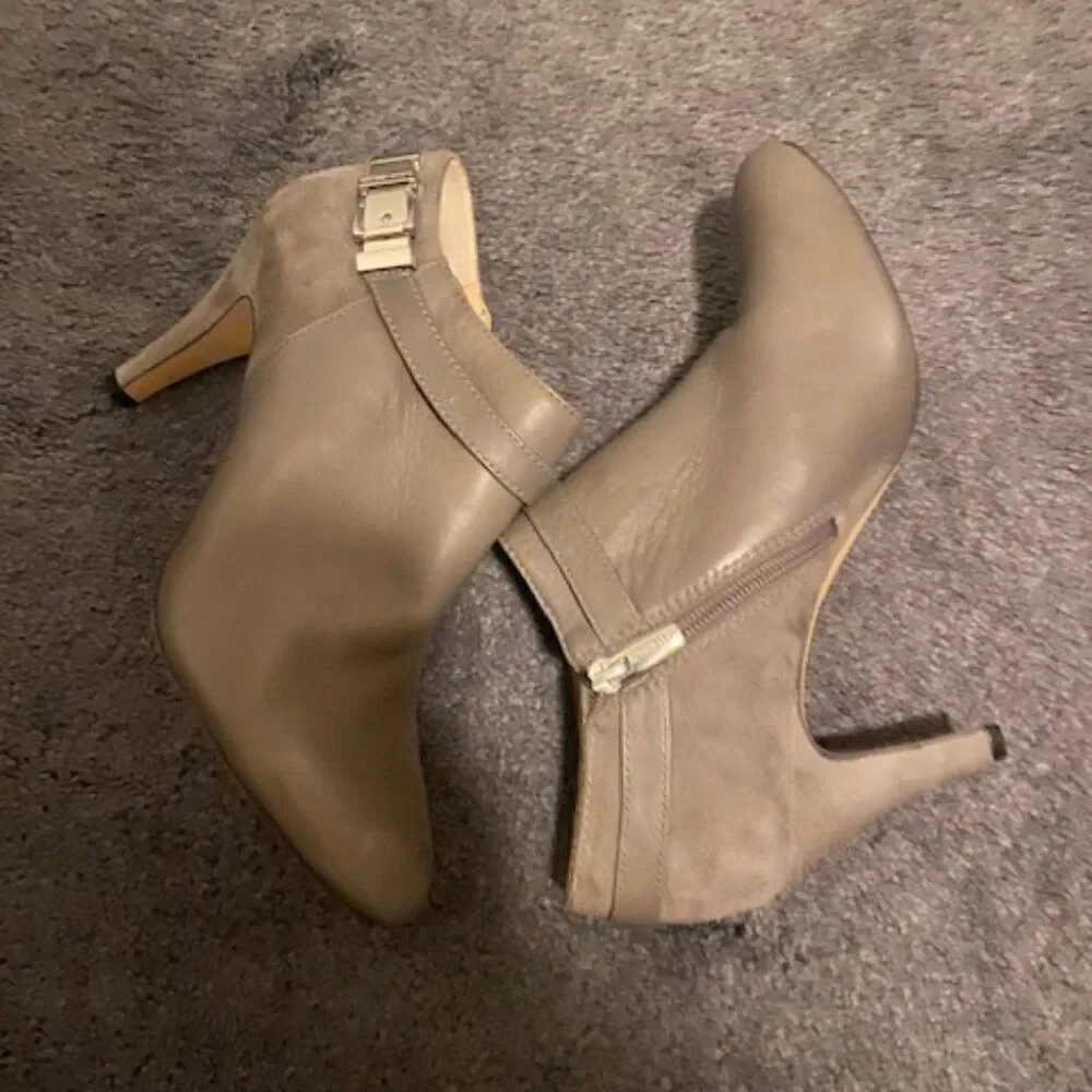 Vince Camuto Gray Vanny Ankle booties, size 8 1/2/38 1/2